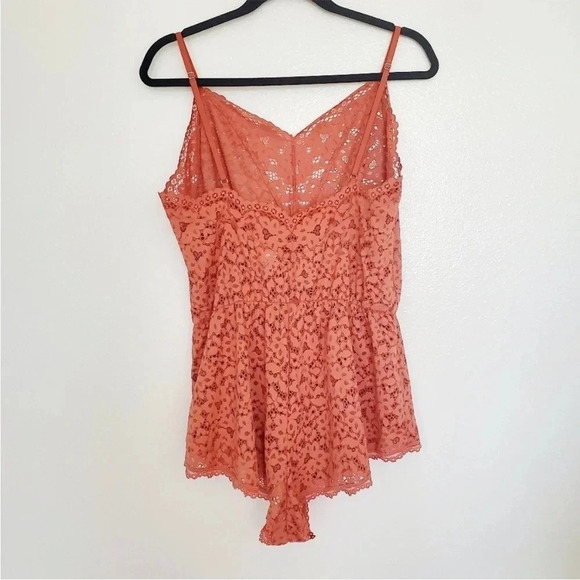 Victoria secrete lace romper size xs - Picture 3 of 4